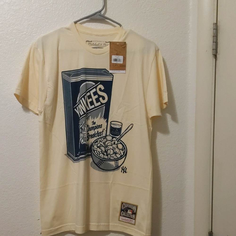 Mitchell & Ness Cream Yankees Graphic Tee M